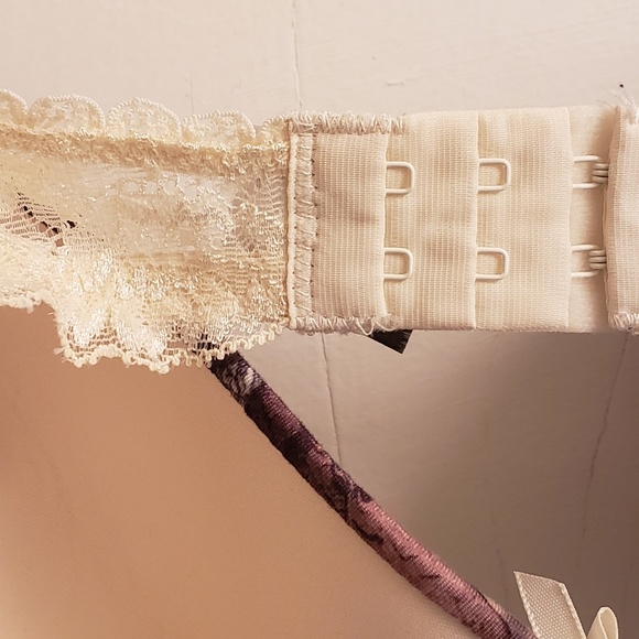 Laced Bra - Picture 6 of 6